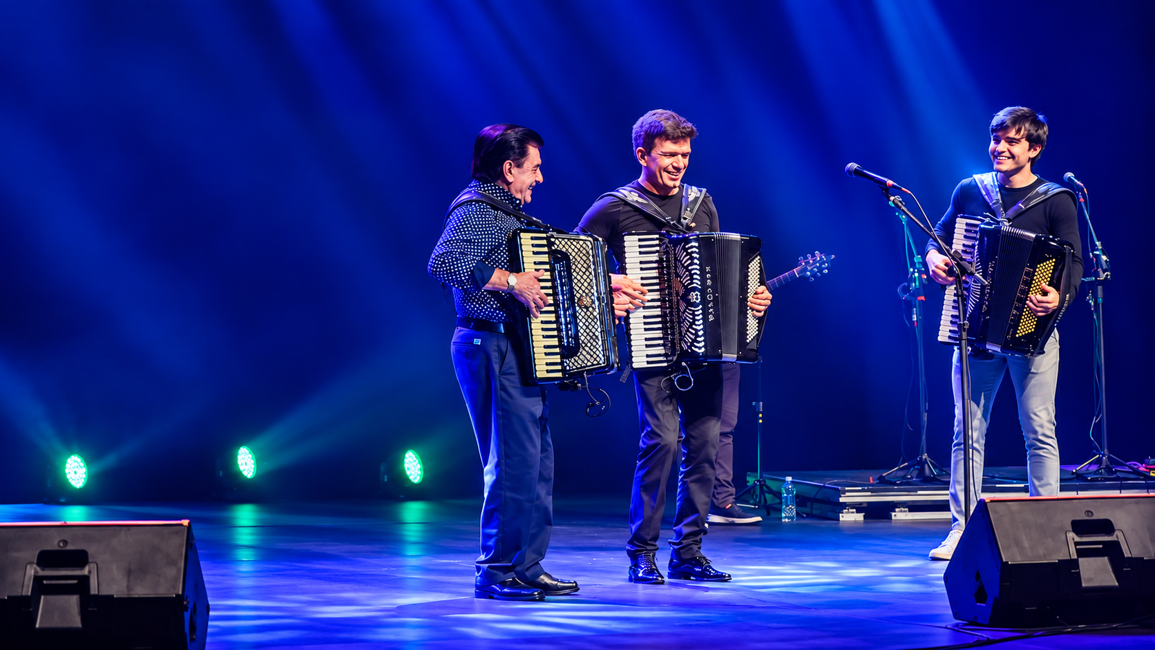 Waldonys tocando acordeão ao lado de outros músicos no palco.